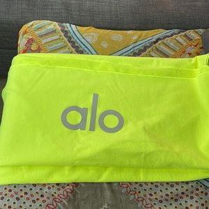 Alo Yoga Mat Towel